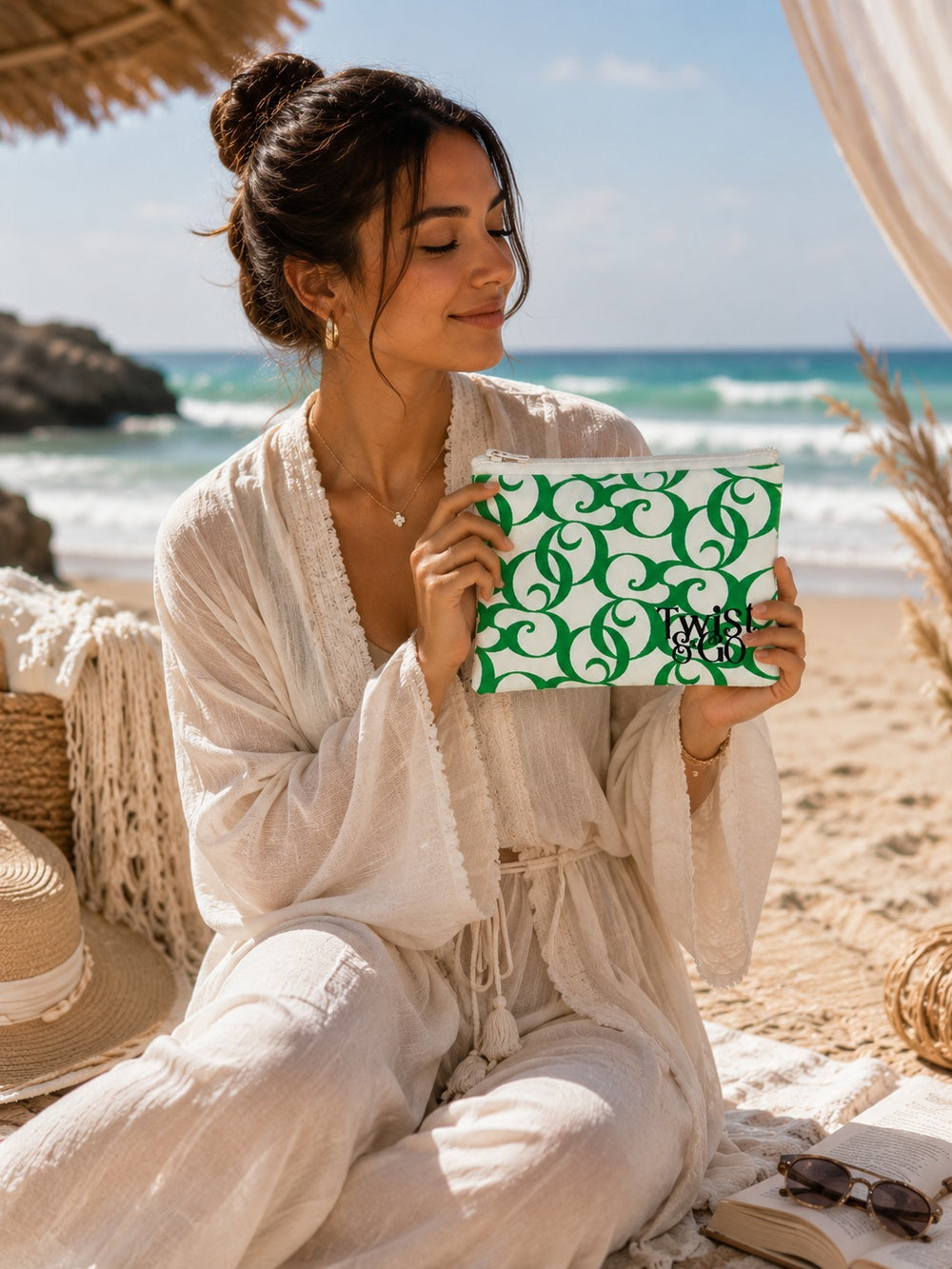 Twist & Go Clutch Bag for Hair Care Products – Cosmetic & Travel Pouch – Green