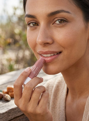 Amanda Milano Lip Balm 04 Caramel