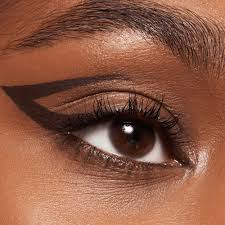 قلم تحديد العيون إيسنس طويل الأمد 01 أسود 0.28 غرام