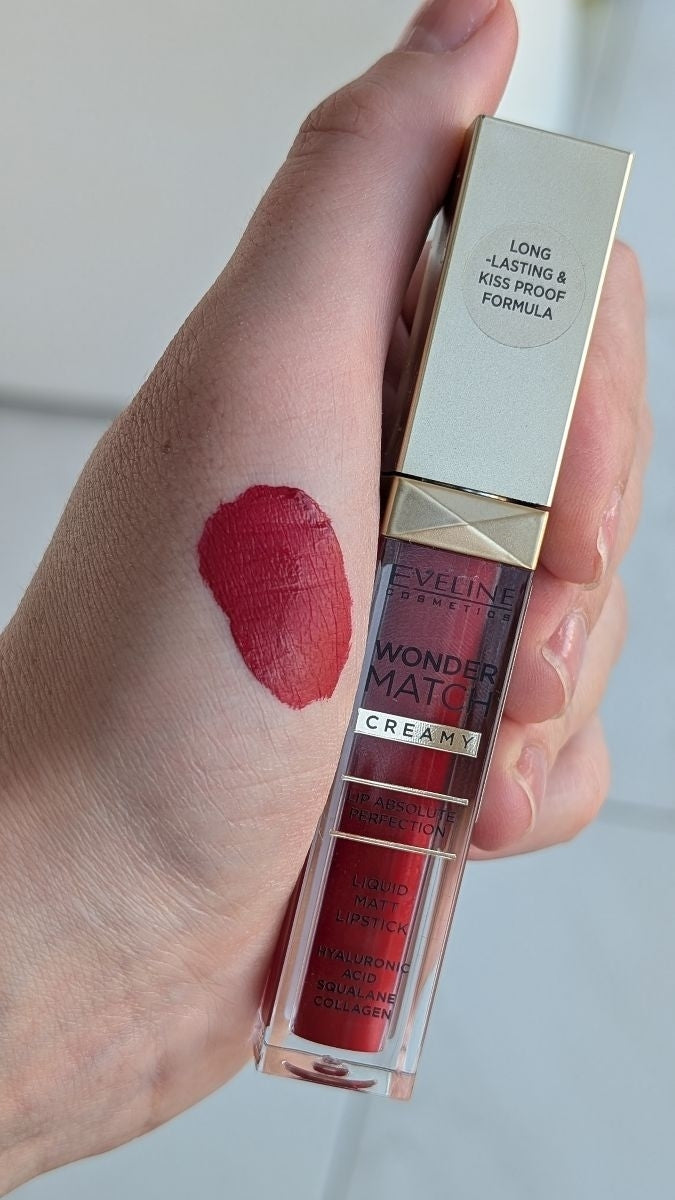 Eveline Wonder Match Liquid Matt Lipstick 06 Classic Red